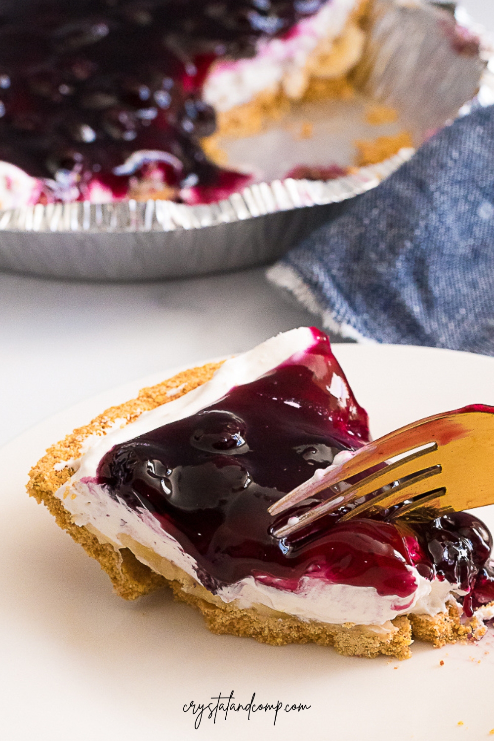 no bake blueberry banana pie with fork