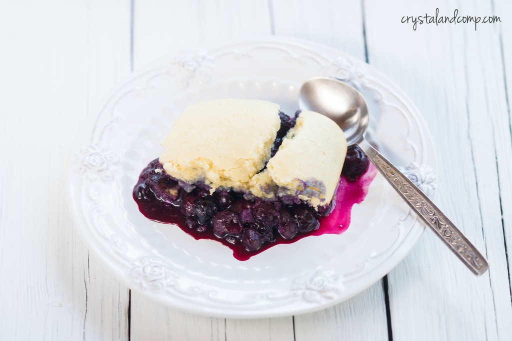 how to make blueberry cobbler in the slow cooker