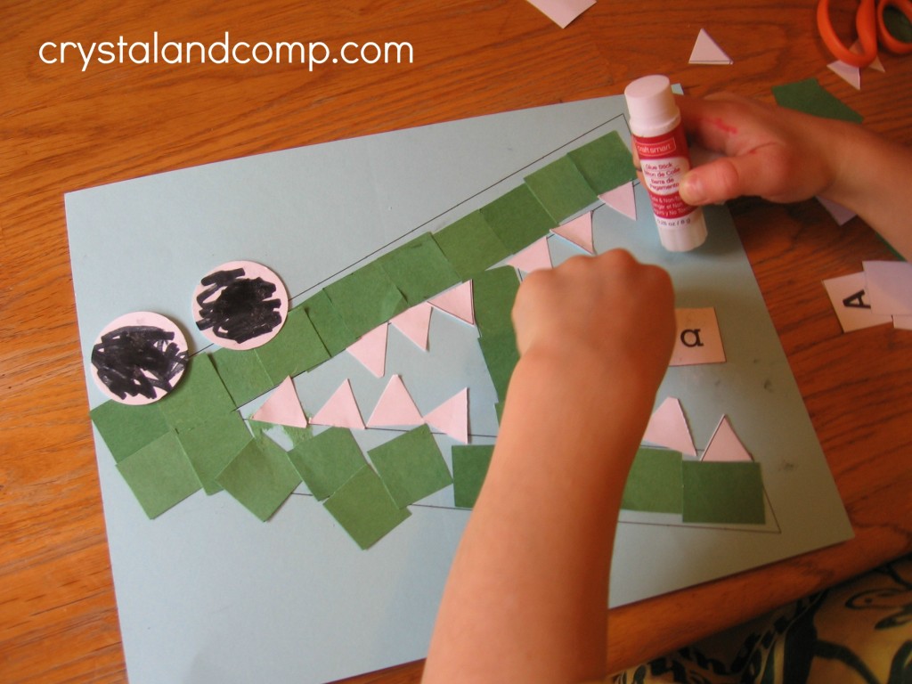A is for alligator preschool craft (9) - crystalandcomp