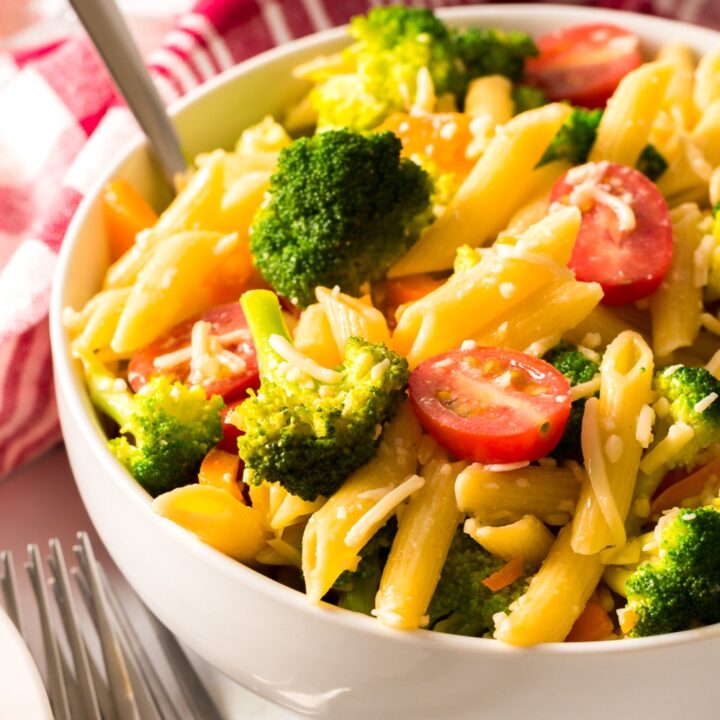 broccoli pasta salad with cherry tomatoes