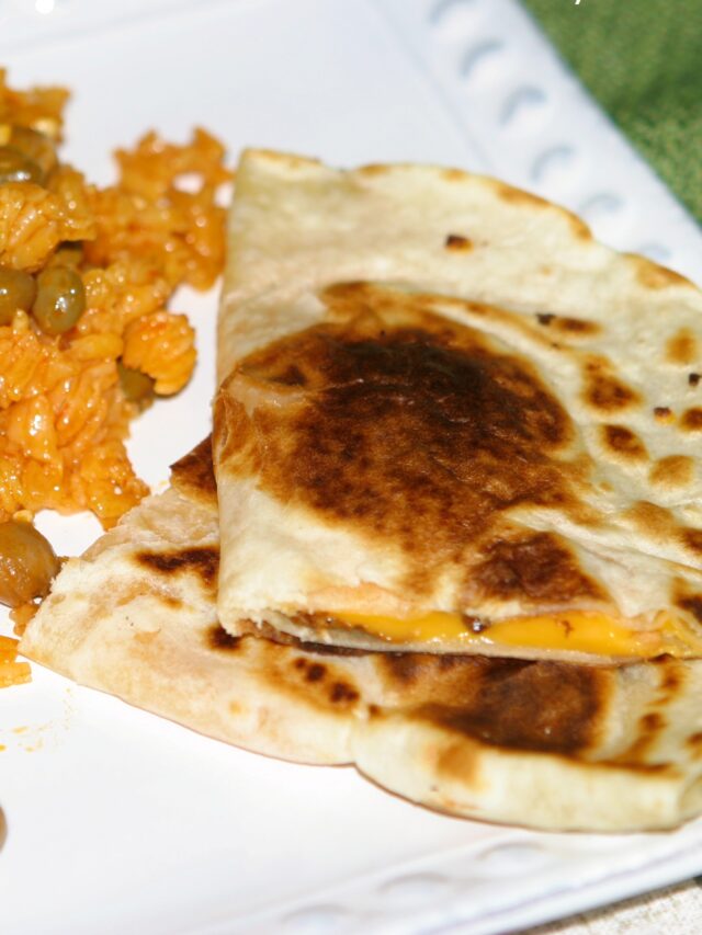 cropped-real-easy-recipes-chicken-and-cheese-quesadillas-1.jpg