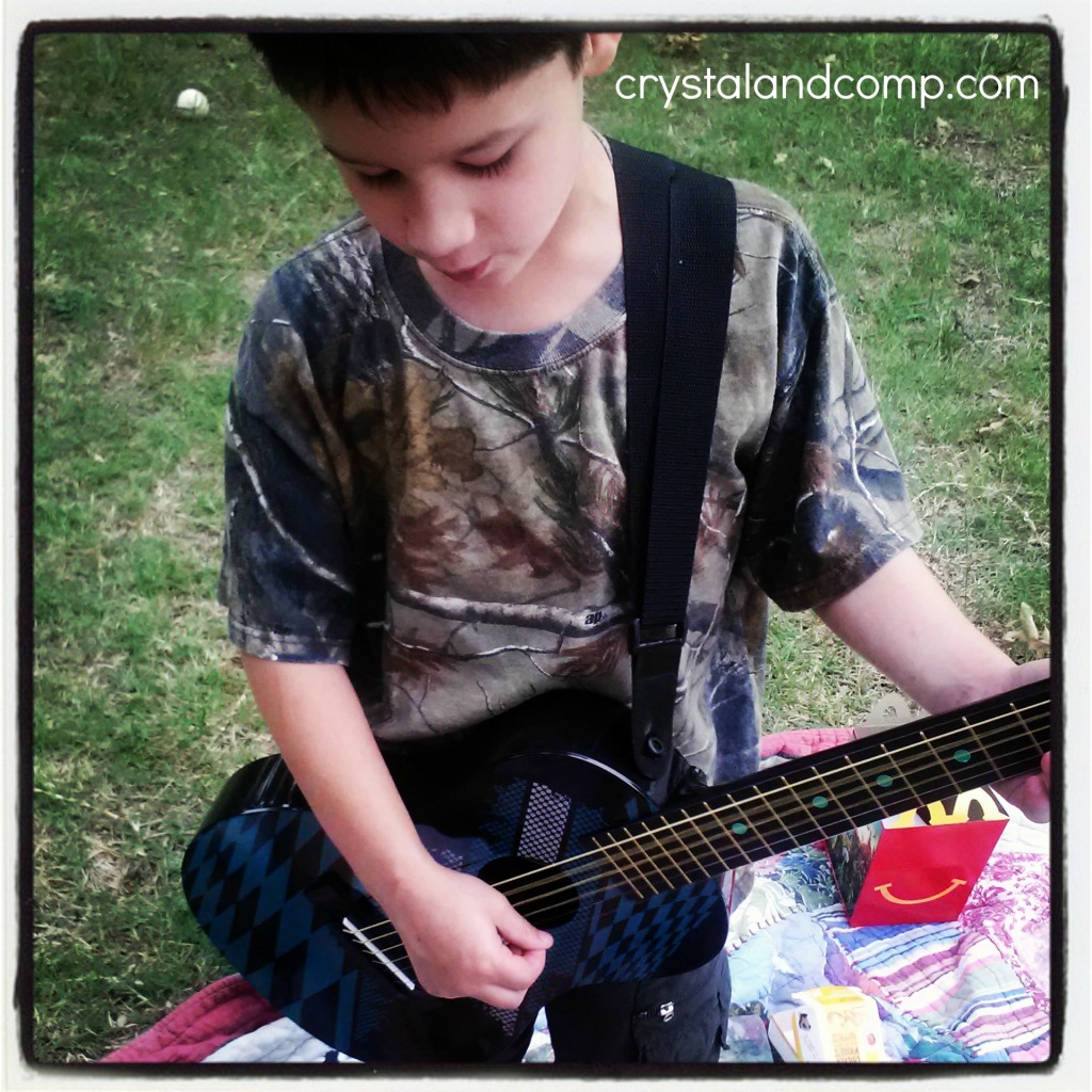 luke playing music #SubaruBackseat
