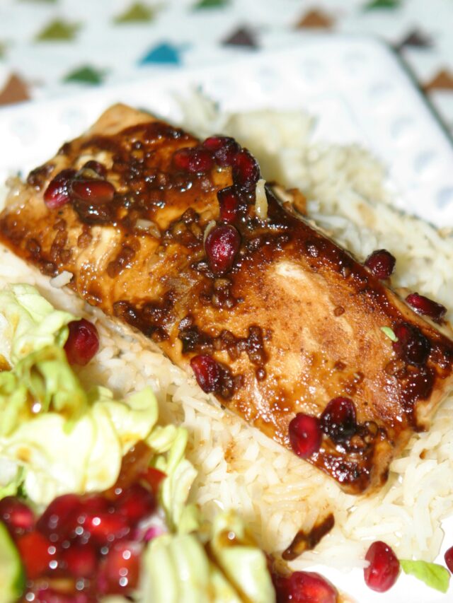 cropped-easy-pomegranate-salmon-recipe-1.jpg