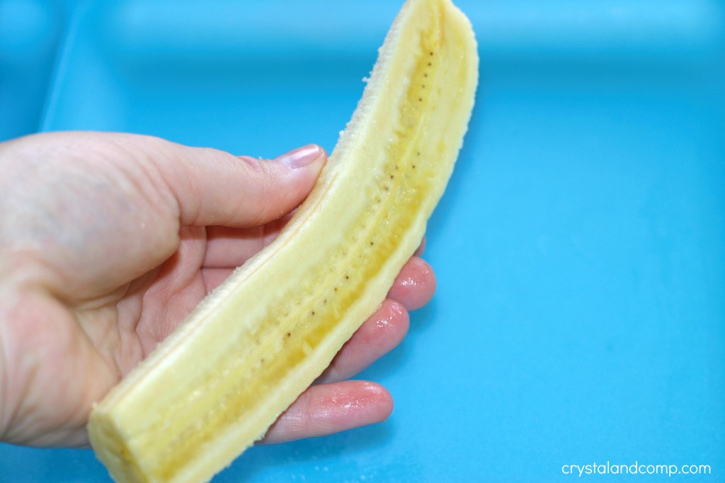 use a banana to make a preschool snack that looks like a tree
