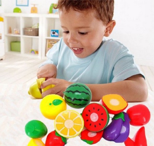 11-piece Pretend Fruit and Vegetable Cutting Set just $6.39 + FREE Shipping!