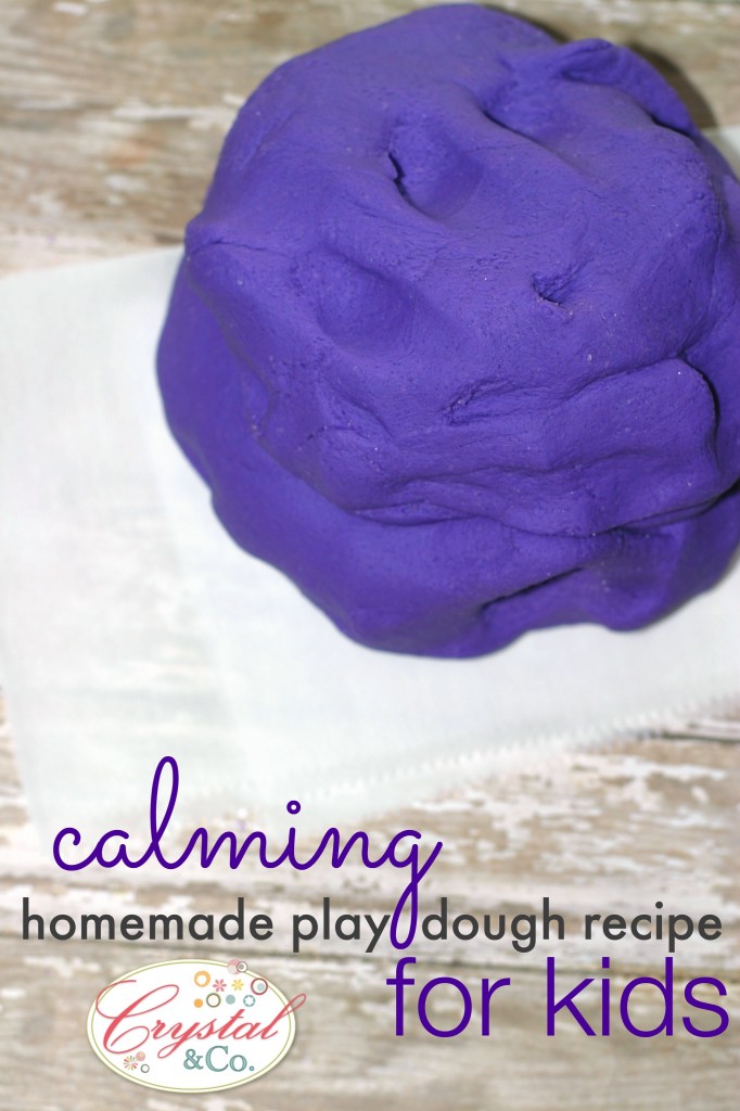 calming homemade play dough recipe for kids from crystalandcomp.com