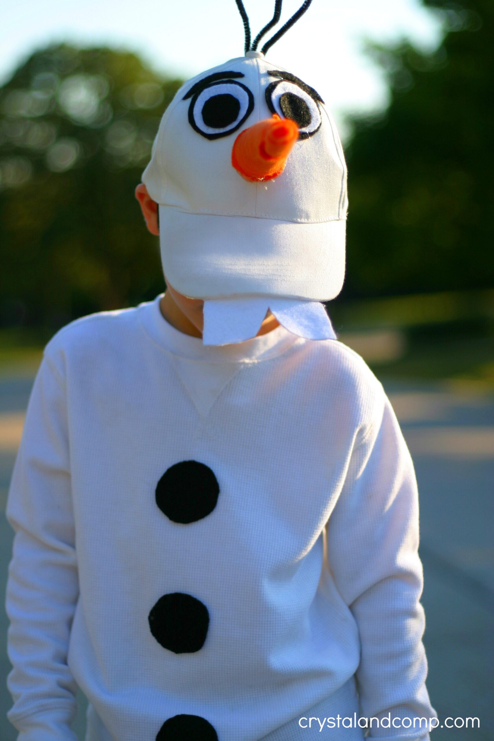 How to Make an Olaf Costume on a Budget