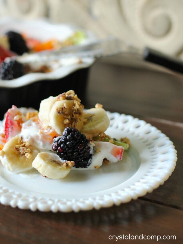 breakfast pie with granola