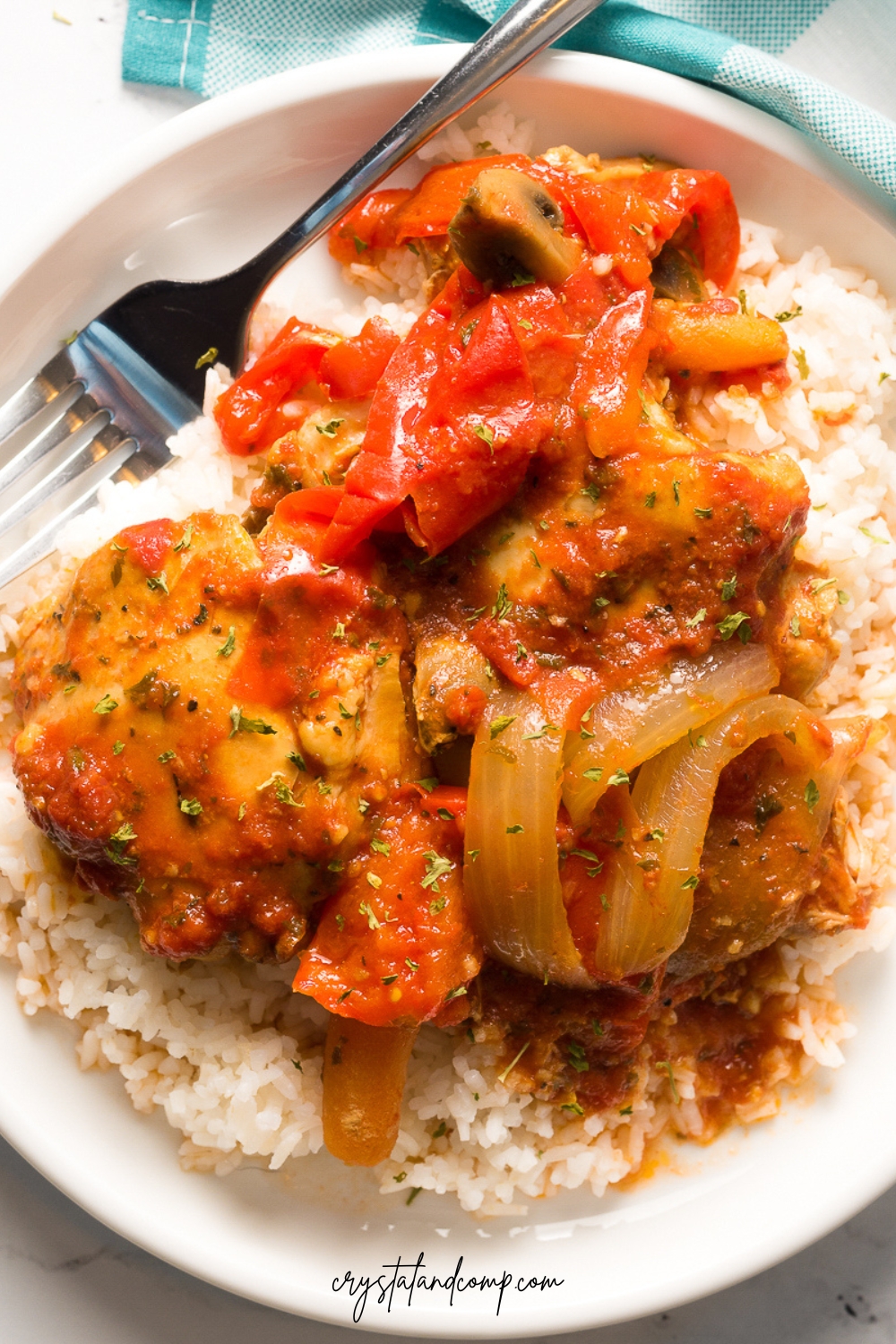 slow cooker chicken cacciatore closeup with fork