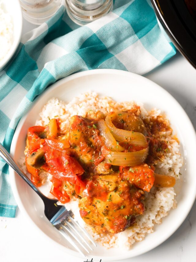 slow cooker chicken cacciatore blue white towel