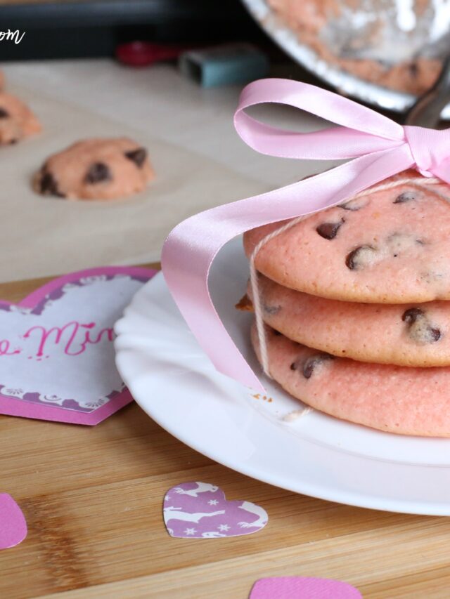 cropped-Valentine-cookies-using-strawberry-cake-mix-1.jpg