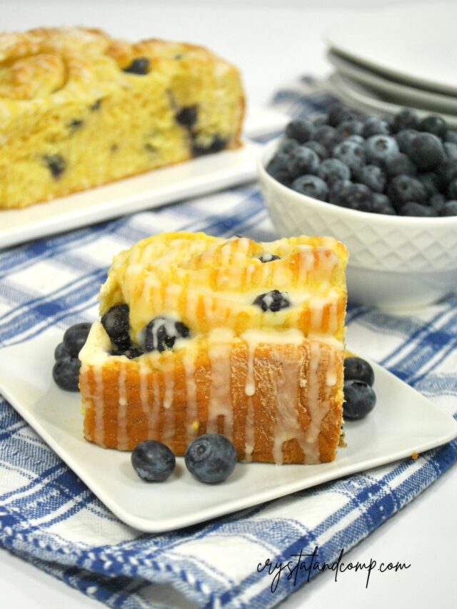 cropped-Blueberry-Rolls-with-sweet-Lemon-Glaze.jpg