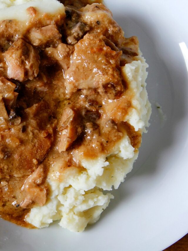 cropped-smothered-pork-chops-in-the-slow-cooker.jpg