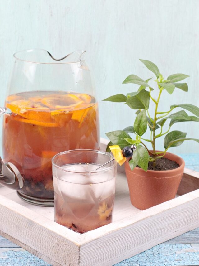 cropped-Orange-Blueberry-Infused-Water-Recipe-Ready-to-Serve.jpg