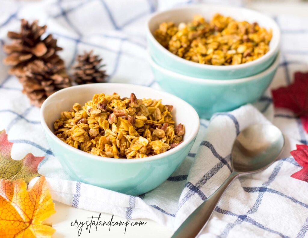 pumpkin granola recipe in blue bowls