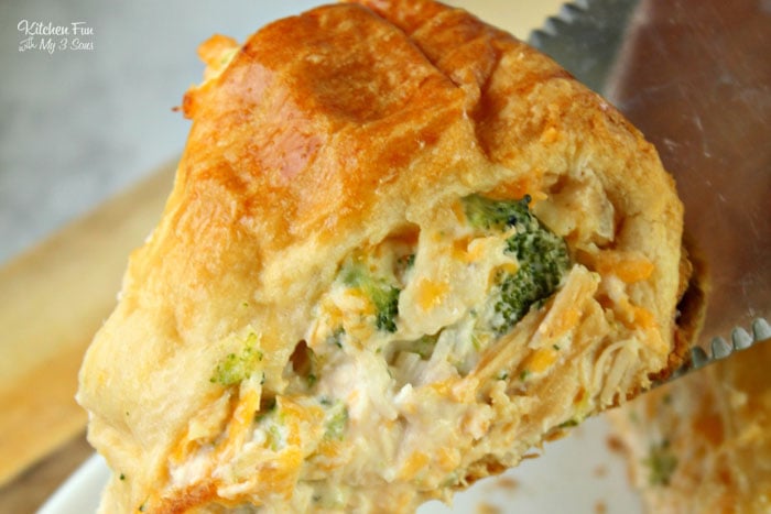 Image for Chicken and Broccoli Crescent Roll Ring