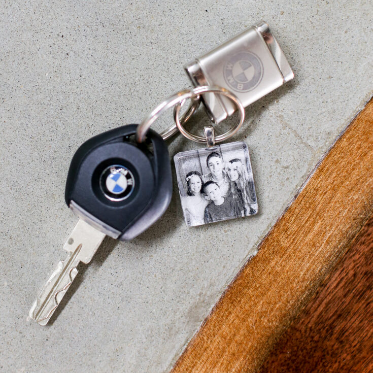 Image for How to Make a Custom Homemade Picture / Photo Keychains