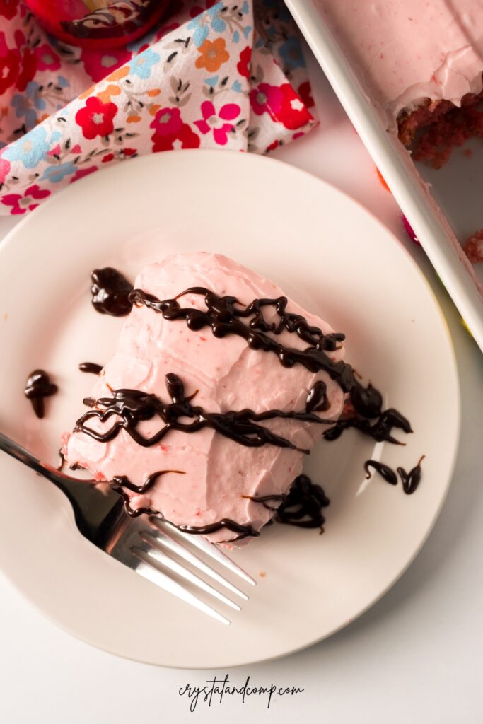 strawberry cake with jello mix