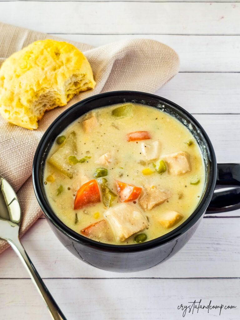 crockpot chicken pot pie soup with vegetables