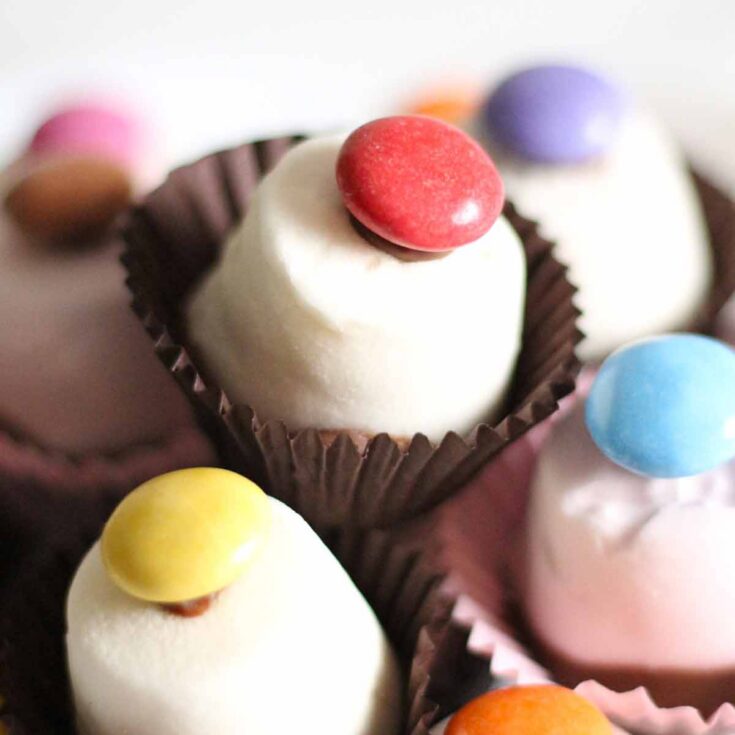 Image for Marshmallow Top Hats With Chocolate