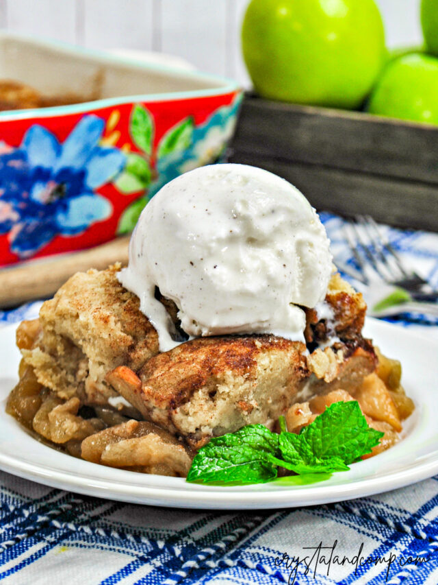 Snickerdoodle Apple Cobbler